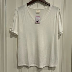 White short sleeve top